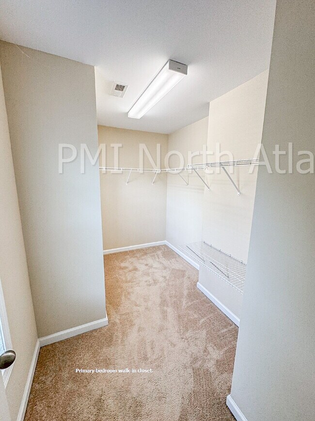 Building Photo - 4140 Madison Bridge Dr