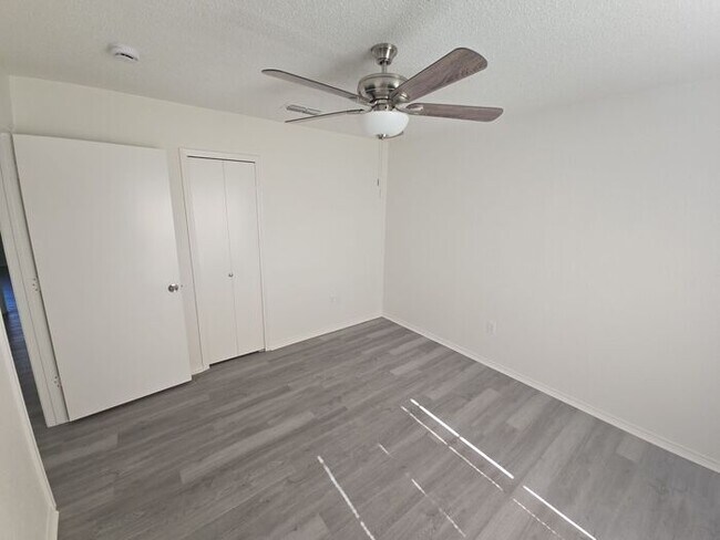Building Photo - 202 Steller Ln