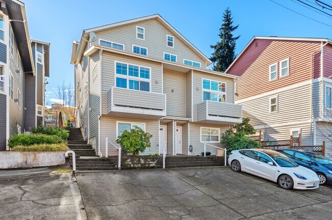 Building Photo - 166 Florentia St
