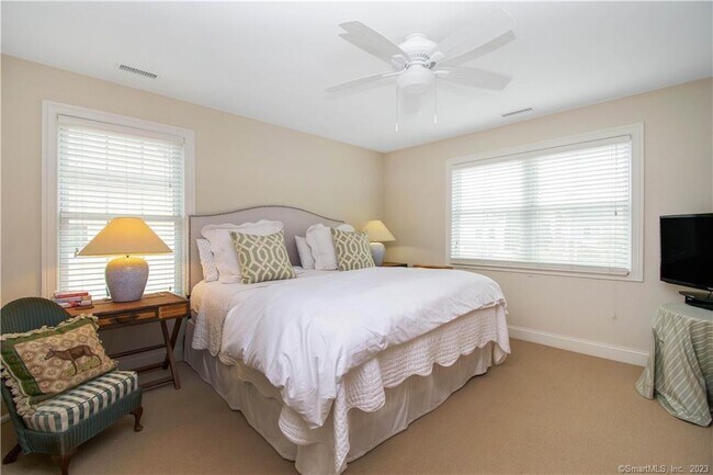 Building Photo - 469 S Benson Rd