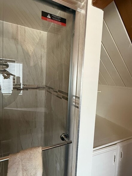 Building Photo - 200 E Country Club Blvd