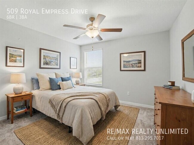 Building Photo - 509 Royal Empress Dr