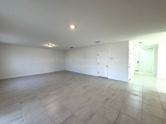 Building Photo - 2958 Sunstar Dr