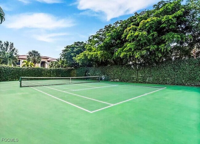 Building Photo - 8851 Colonnades Ct W