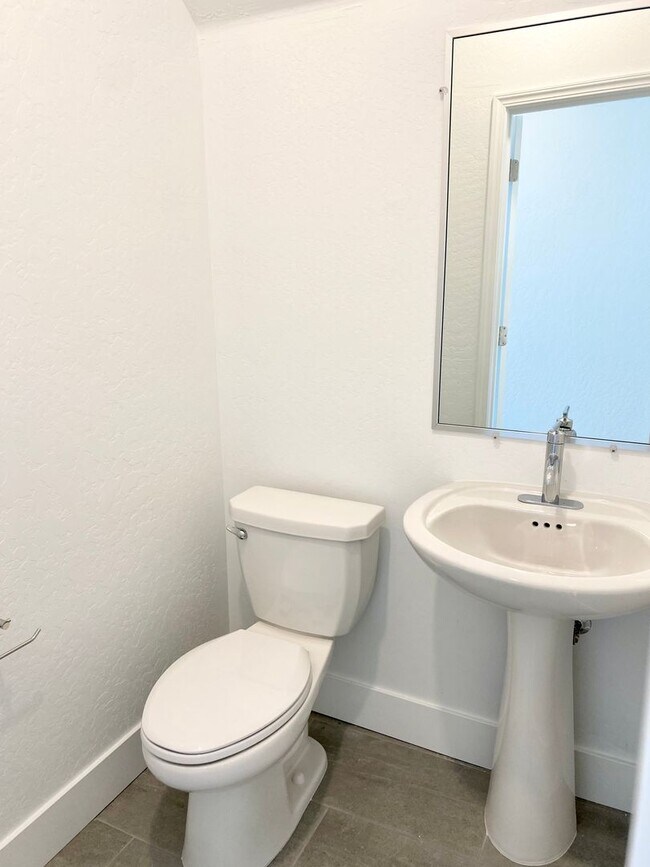 Building Photo - BRAND NEW 4/3.5 Lennar with In-Law Suite