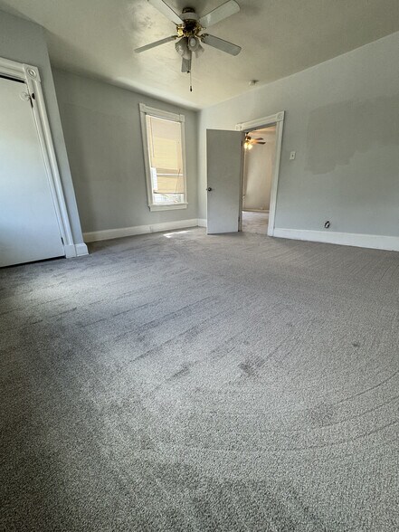 Bedroom - 4917 Marion Ave