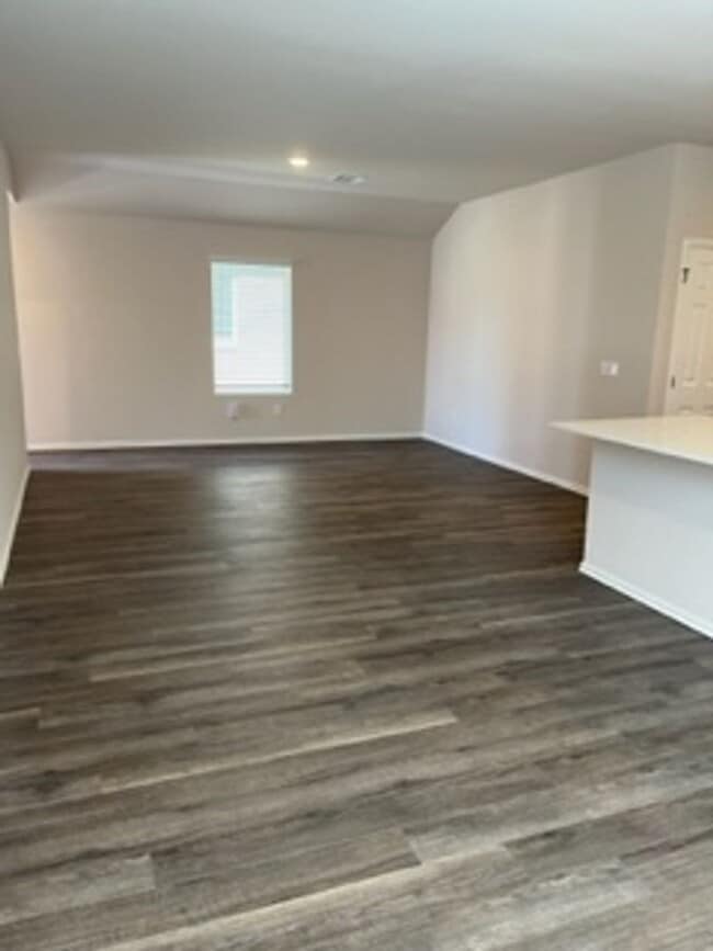 Building Photo - BRAND NEW HOME!