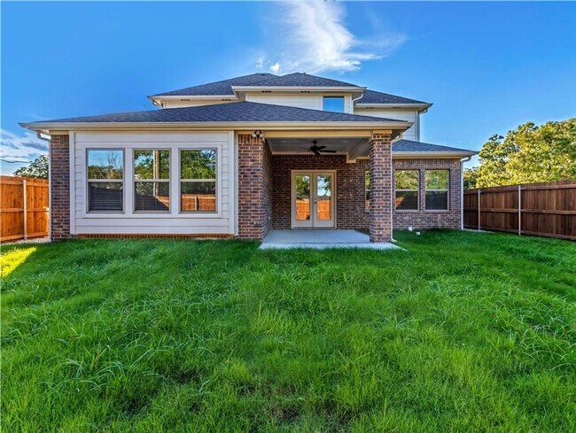 Building Photo - "TCU" Property Available for Pre-leasing!