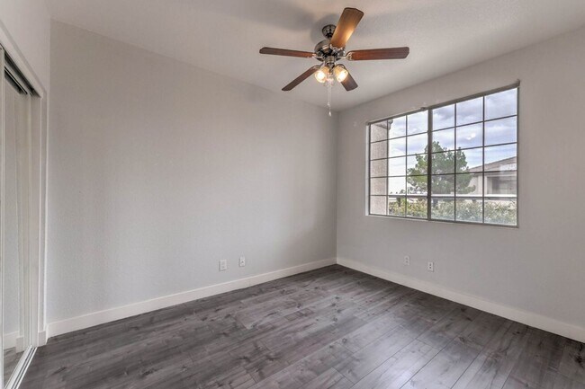 Building Photo - First-Floor 3BR/2BA Gated Condo with Resor...