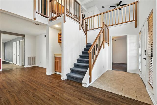 Building Photo - 990 Acorn Dr