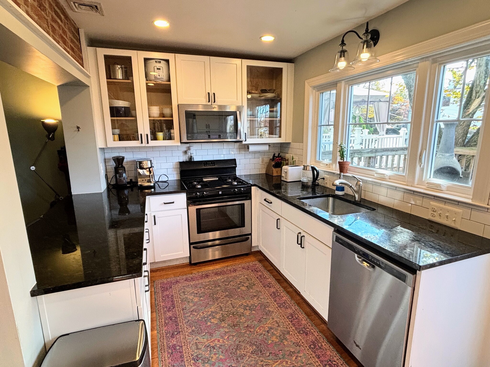 Kitchen - 406 Delafield Pl NW