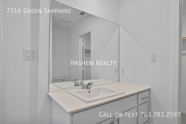 Building Photo - 7316 Green Sapphire