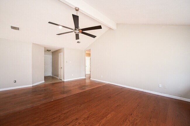 Building Photo - 1114 Blue Diamond Dr