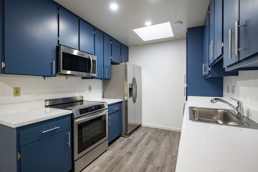 Building Photo - 1577 London Cir