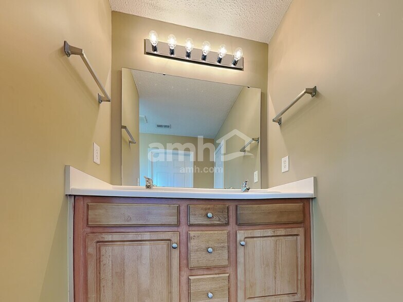 Building Photo - 582 Cotton Brook Dr