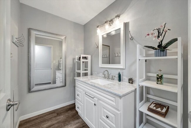 Building Photo - 2610 Loganberry Cir