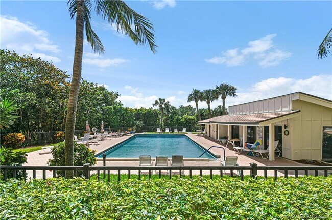 Building Photo - 10310 S Ocean Dr