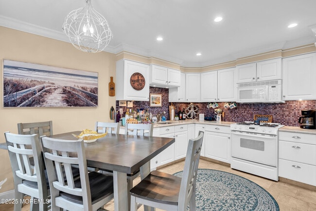 Building Photo - 336 E Lacey Rd