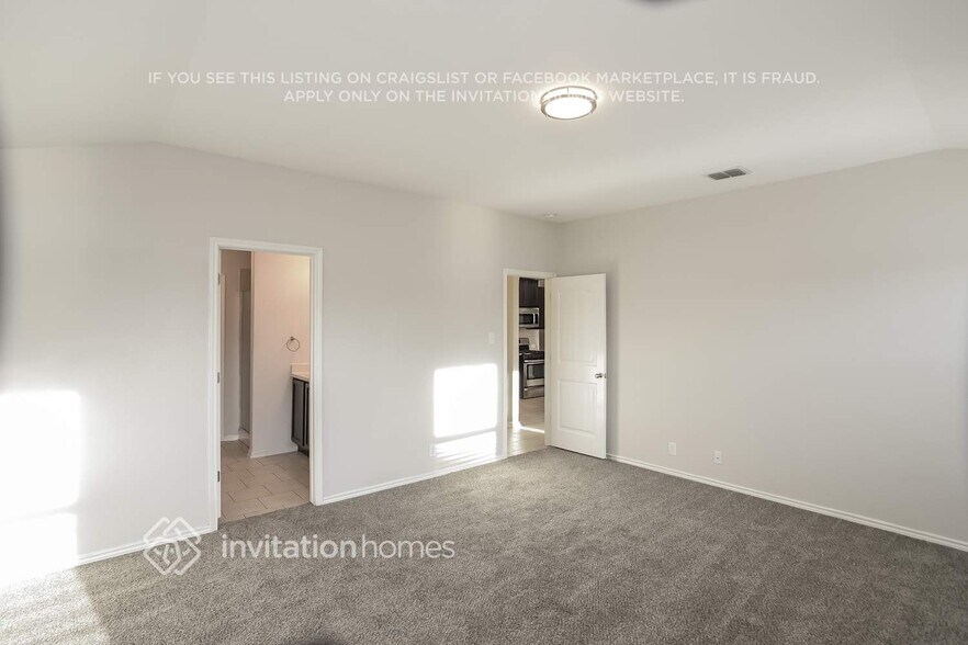 Building Photo - 8908 Ironwood Hill