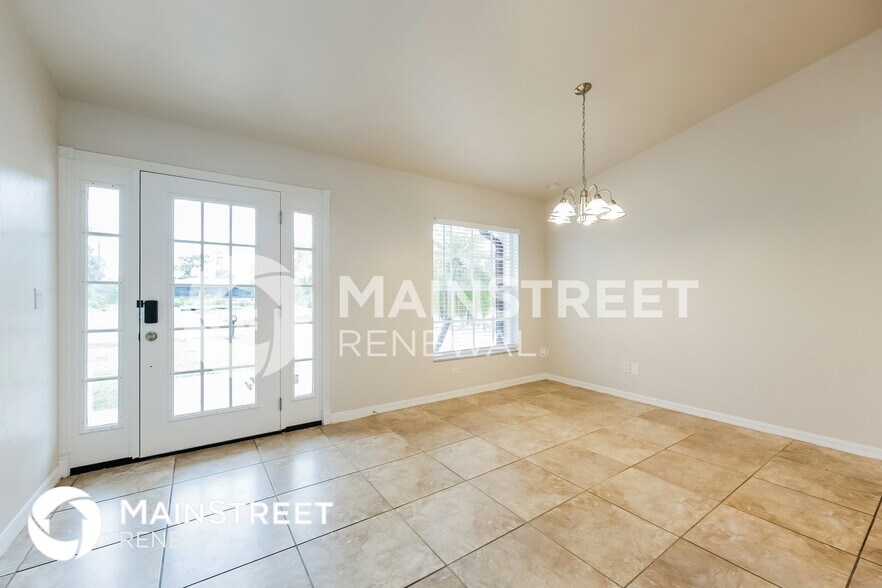 Building Photo - 3004 15th St W