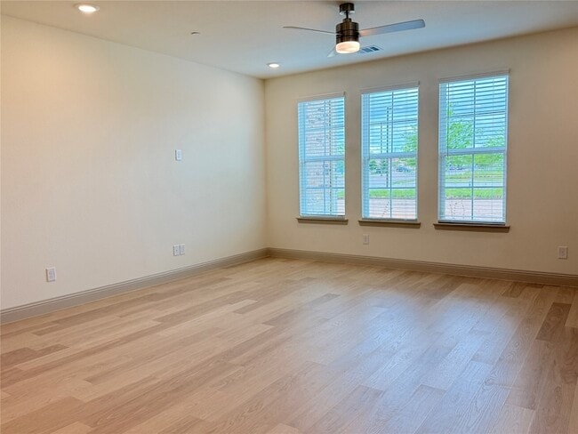 Building Photo - 1006 Stockton Dr