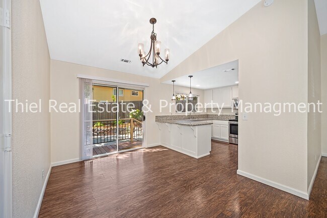 Building Photo - 2277 Knollwood Dr