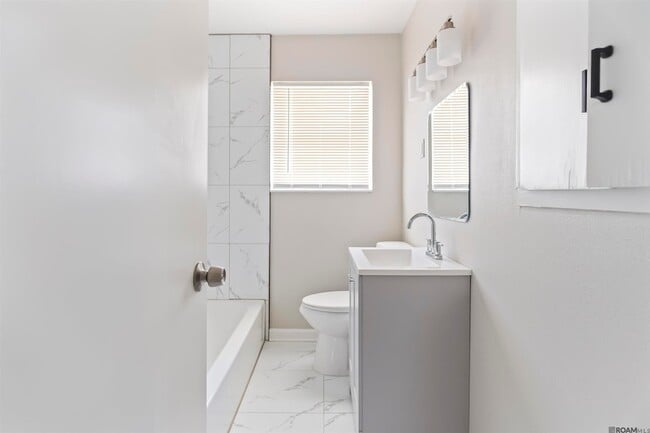 Building Photo - 1455 Marilyn Dr