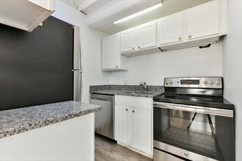 Building Photo - 99 W Springfield St