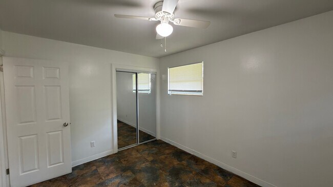 Building Photo - 1635 Memminger Ave