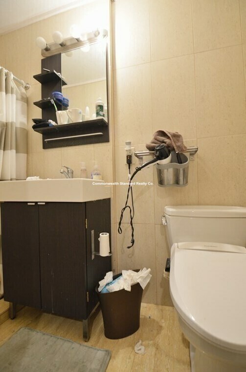 Building Photo - 1203 Beacon St