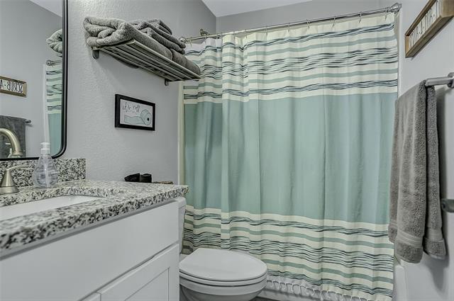 Building Photo - 731 Layne Dr