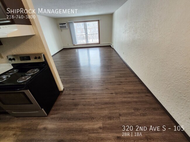 Building Photo - 320 2nd Ave S