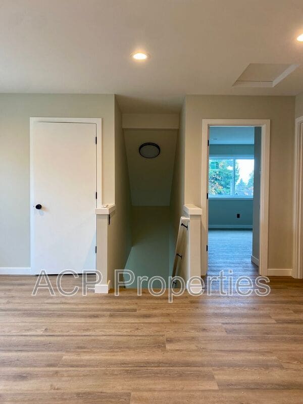 Building Photo - 110 Baker St