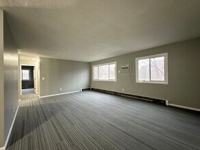 Building Photo - 1315 N Dowling Ave