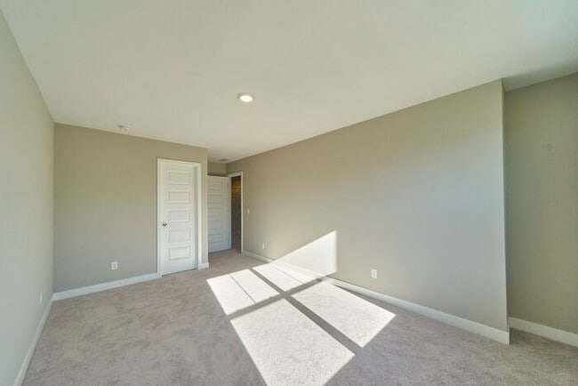 Building Photo - 5 Bedroom New Build in Camby!