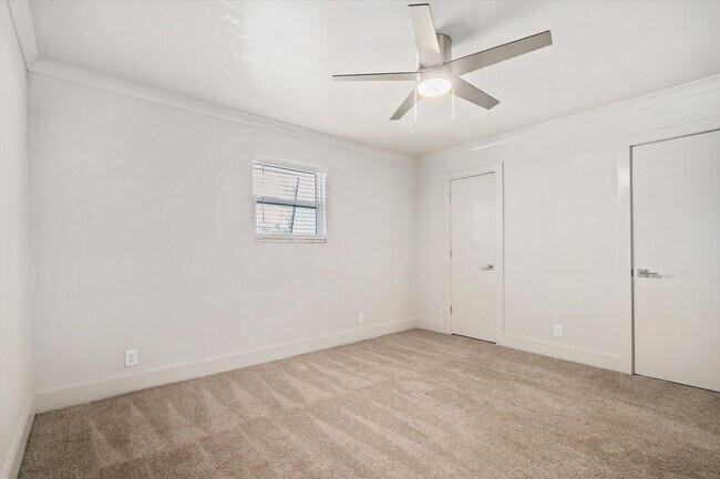 Building Photo - SPRINGHILL OAKS CONDOMINIUMS