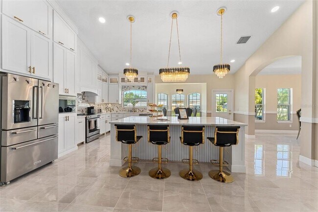 Building Photo - 2832 Rodeo Dr