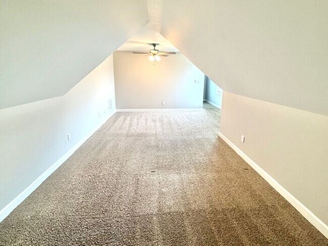 Building Photo - Now Leasing a 4-Bedroom 3 Bath Home In Somerville