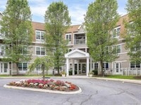 Building Photo - 110 Sutton Dr
