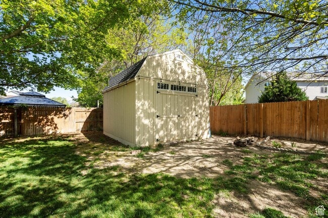 Building Photo - Lovely Rambler in Peaceful SoJo Neighborhood