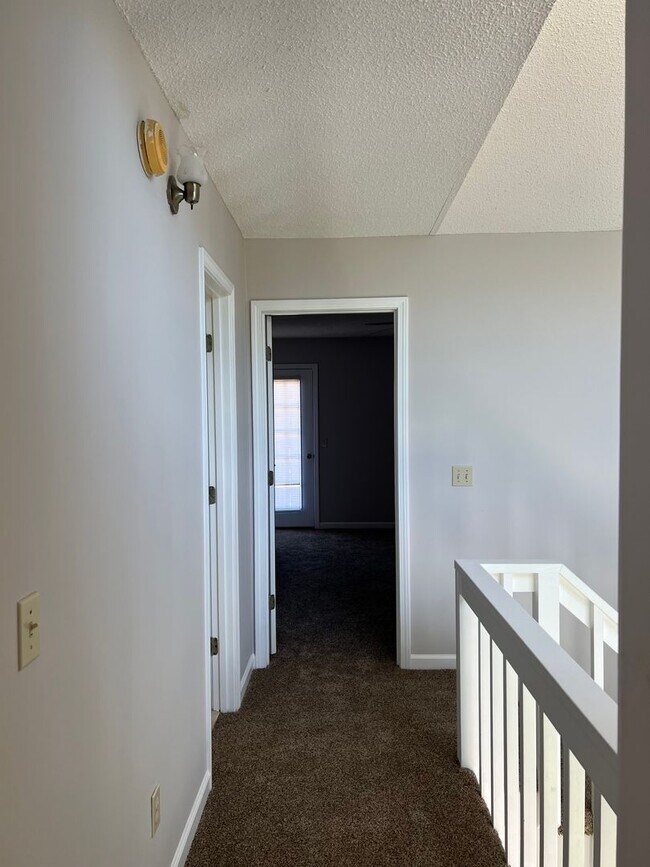 Building Photo - 147 Woodfield Pl