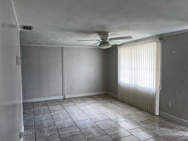 Building Photo - 4926 Billy Direct Ln