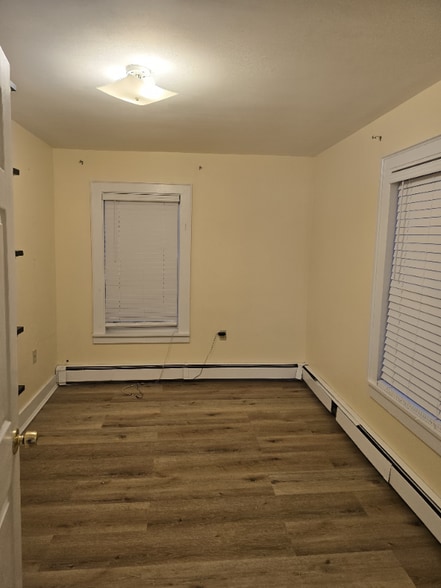 Building Photo - 36 King St