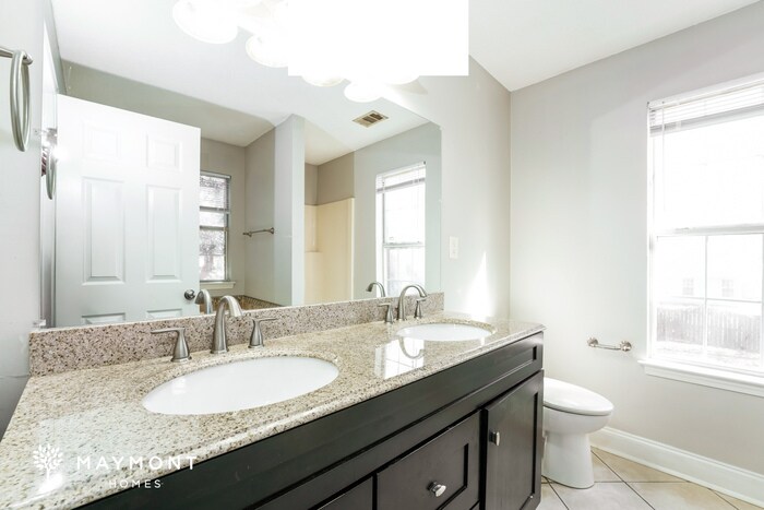 Building Photo - 3020 Regal Dr