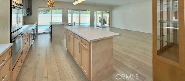 Building Photo - 5921 Fallbrook Ave