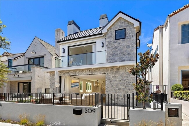 Building Photo - 509 Carnation Ave