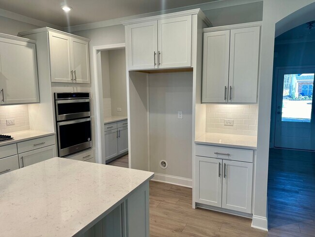 Building Photo - 505 Colebrook Wy