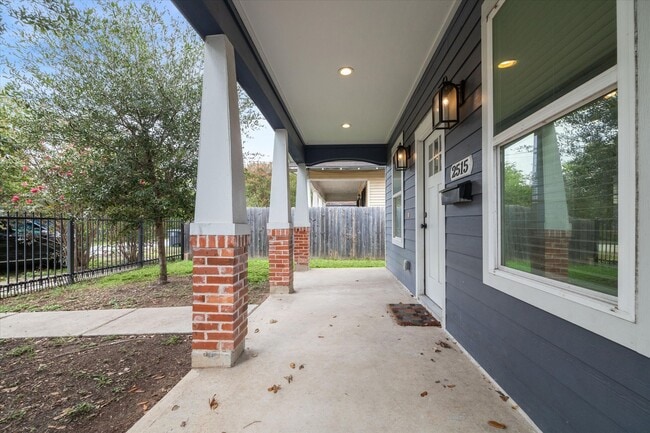 Building Photo - 2515 Delafield St