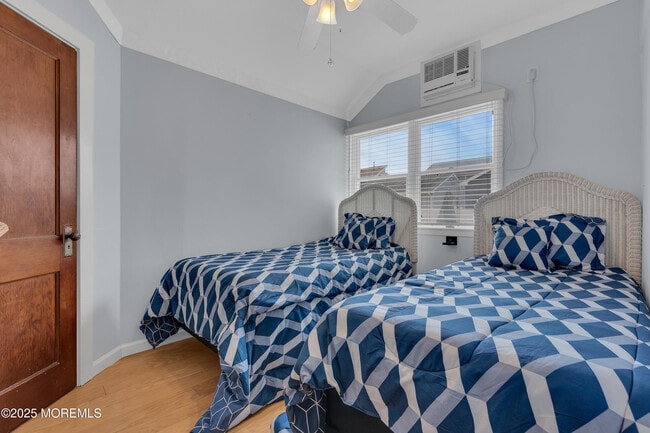 Building Photo - 8 President Ave