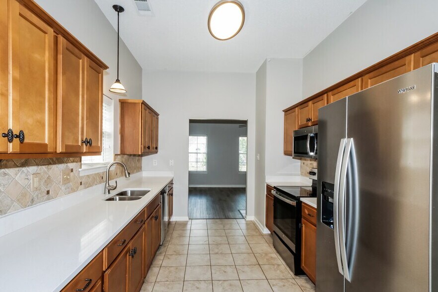 Building Photo - 10247 Morning Hill Dr